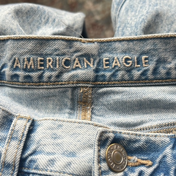 Women’s American Eagle Mom Jeans Size 2 - Picture 6 of 8